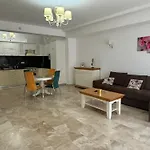 Melia 5, Elegant Seaside Apartment